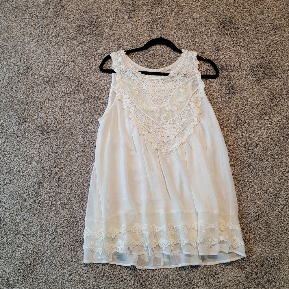 Sleeveless lace top, NWOT